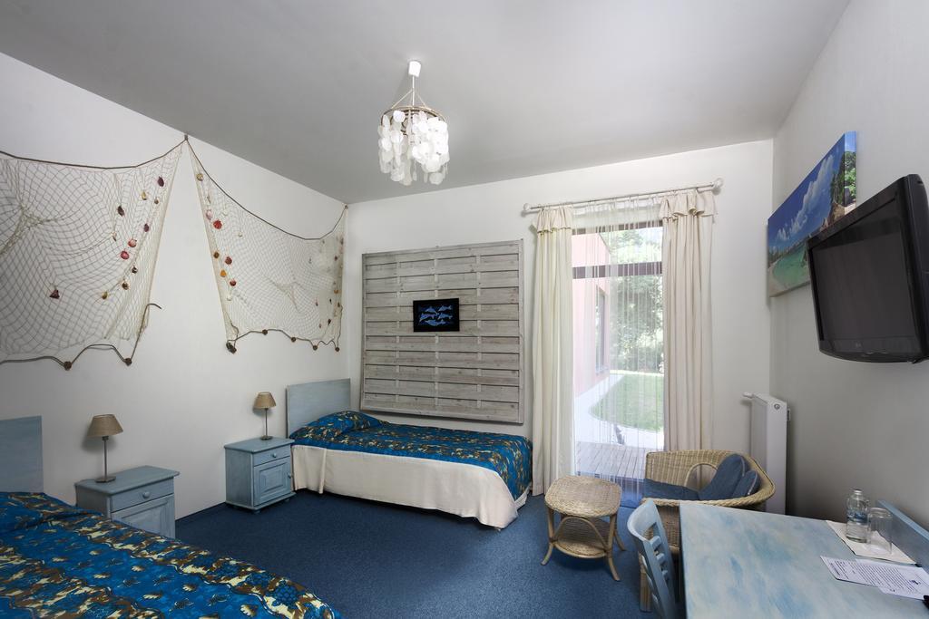 Palac Nieznanice Zabytek Goscinny Ze Spa ห้อง รูปภาพ