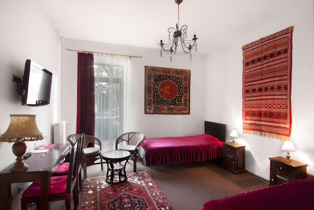 Palac Nieznanice Zabytek Goscinny Ze Spa ห้อง รูปภาพ